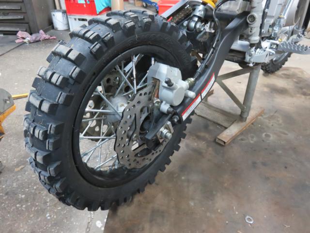 Motorrad Reifen der hintere auf den Bike montiert.